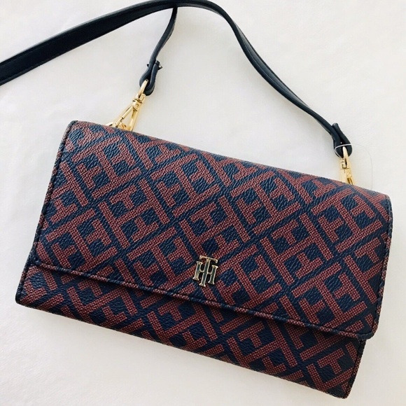 Tommy Hilfiger Signature Red/Navy Crossbody Trifold Wallet Purse Combination - Picture 2 of 12